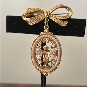 1928 Gold Bow and Angel Brooch with Pearls